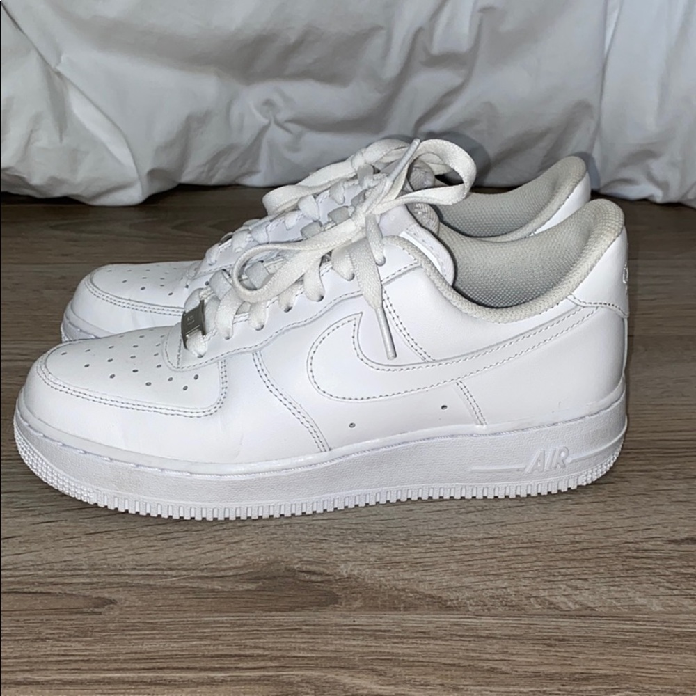 White nike air force 1 ON HOLD